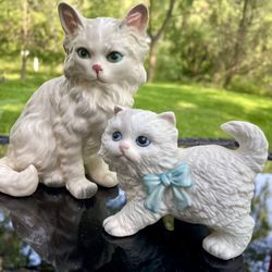 2 Vintage porcelain/ceramic cat figurines with bright blue eyes!