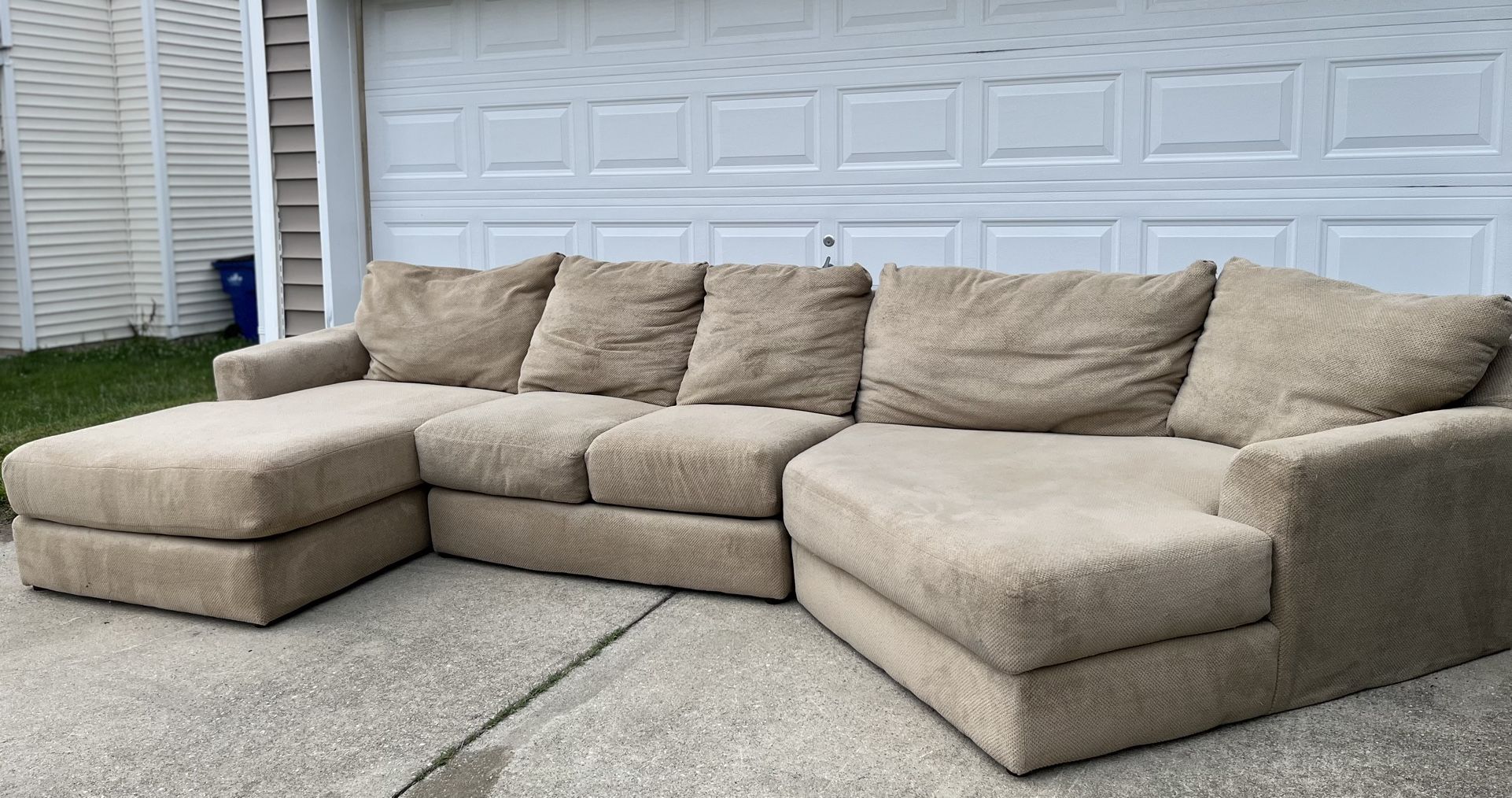 Beautiful Sectional Couch!😍