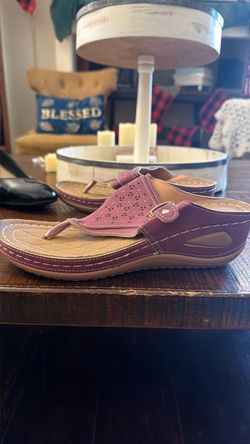 Light weight ladies sandals