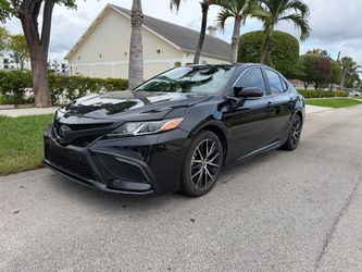 TOYOTA CAMRY XLE