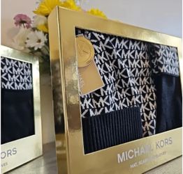 Michael Kors Scarf Set