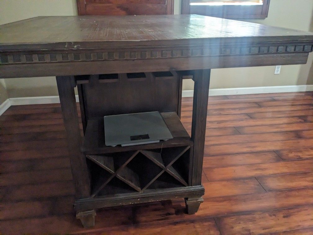 Dining Table Only. No Chairs, FREE. Eastvale Pick Up