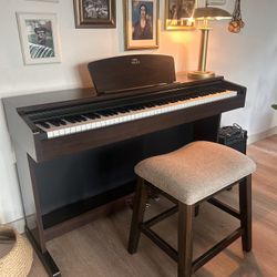 Yamaha Arius YDP-140 Digital Piano – Excellent Condition