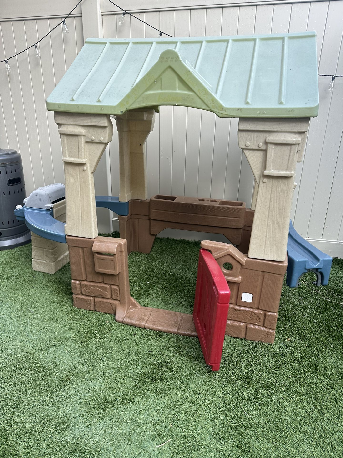Step2 outdoor kids play house 