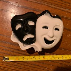 Theater Buff Music Box, plays Masquerade from Phantom Of Opera