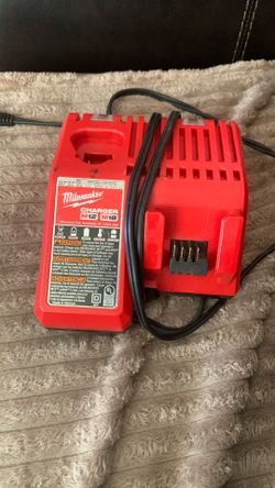 Milwaukee battery charger