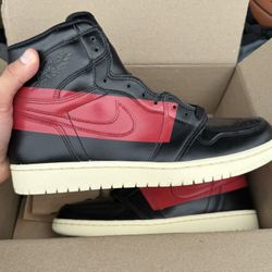 Air Jordan 1 - 10.5 Men