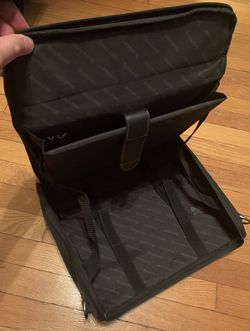 Brookstone Portfolio Breifcase Laptop Carrying Bag, Black - really nice, high quality