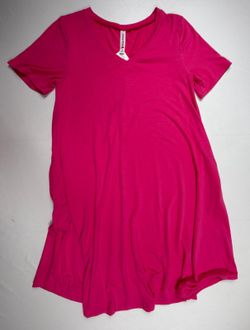 Zenana Premium Pink V-Neck Short Sleeve Top Size Small