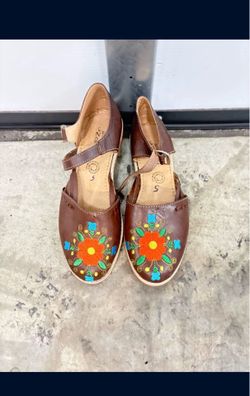 Mexican shoes never used size 5 de Mexico $40