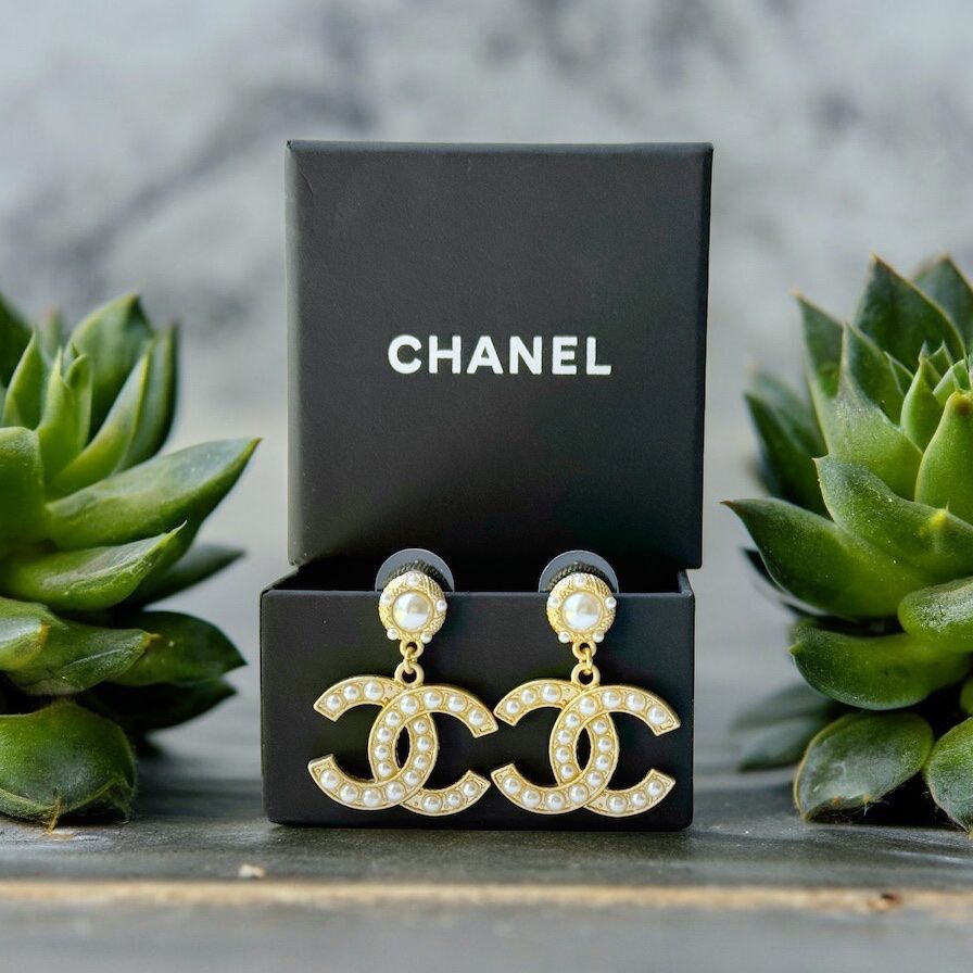 Authentic Chanel Lighter Gold CC Dangle Pearl Earrings 