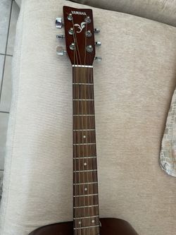 Guitar Yamaha Acoustic