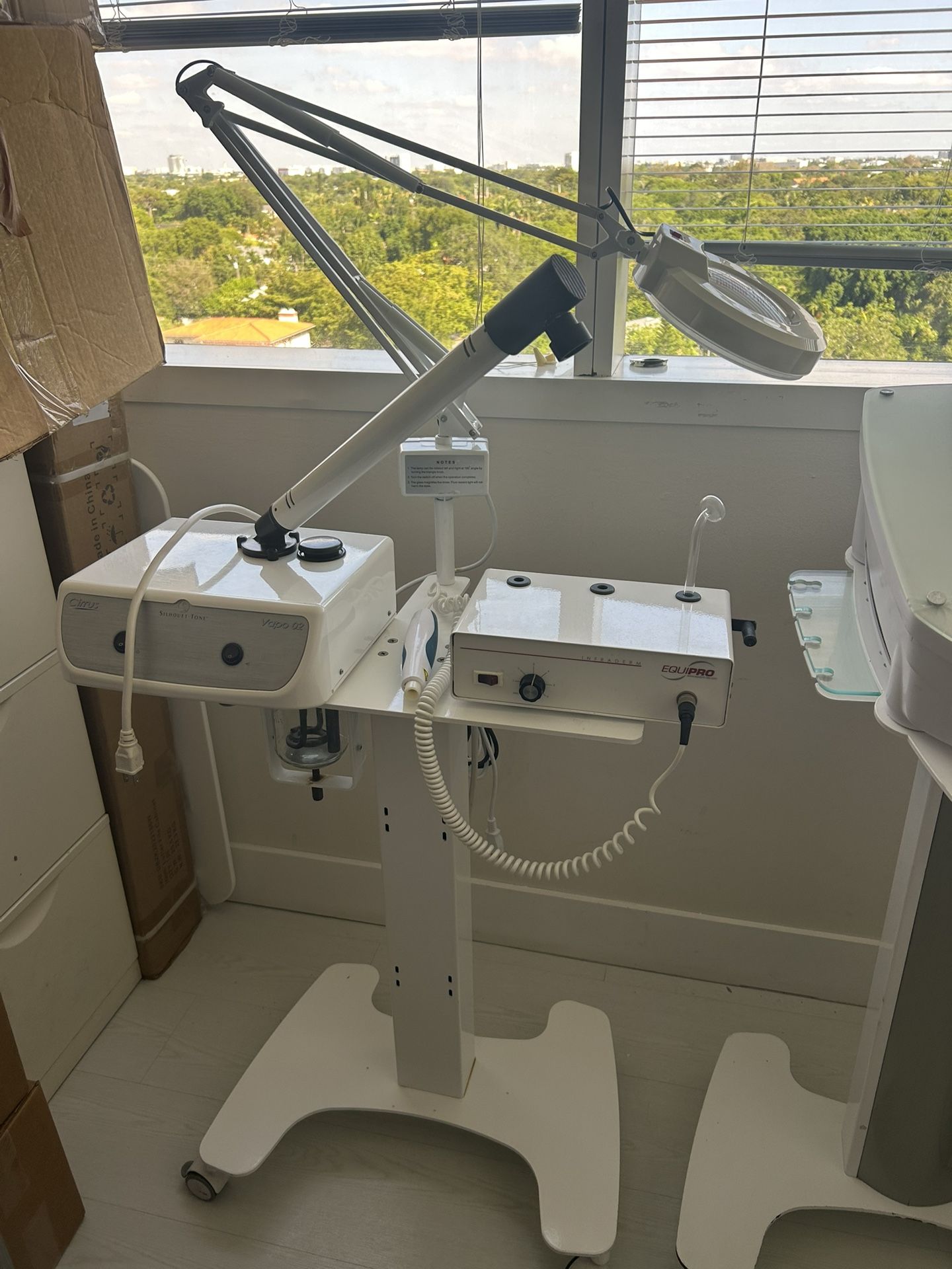 Cirrus Steamer High Frequency Combo With Magnifying Lamp