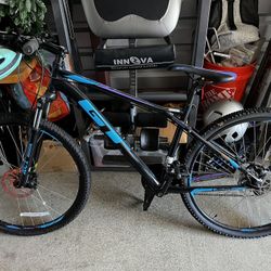 Women’s/mens GT Mountain Bikes 