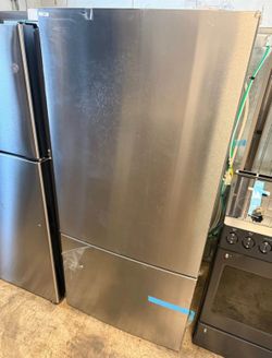 🚨 New GE - 17.7 Cu. Ft. Bottom-Freezer Refrigerator