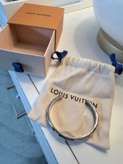 Like new - Authentic Louis Vuitton Monogram Curved Bangle