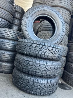 4 DEXTERO 235/75/15 Installation Included