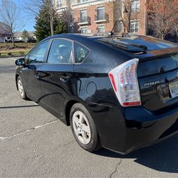 Clean title Prius 2011