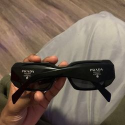 *BEST OFFER* (Prada sunglasses)