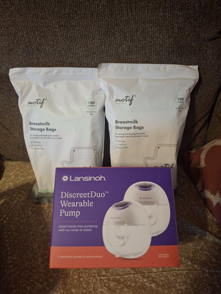 BREAST PUMP & 200 BAGS