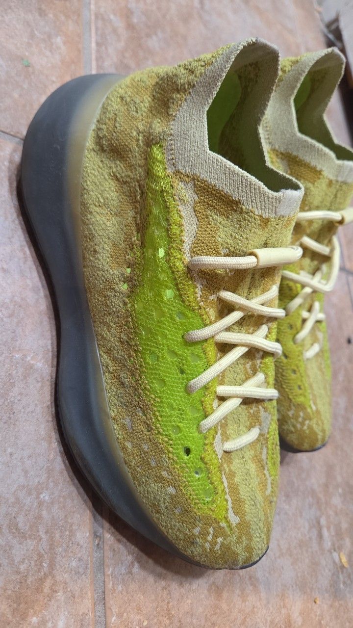 Size 8M/9.5W Yeezy Boost Adidas
