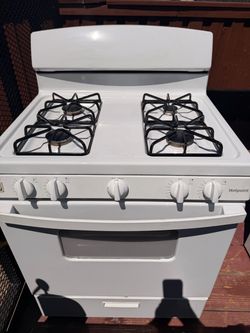 Hotpoint 30” Natural Gas Stove/Range – $199 OBO