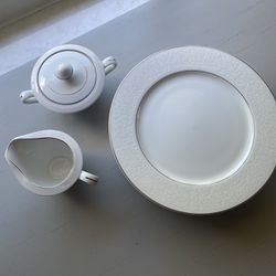 Set Of 8 Japanese Wakefield Fine China Plates + Gravy Sides