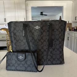 Authentic Coach Purse And Matching Wallet