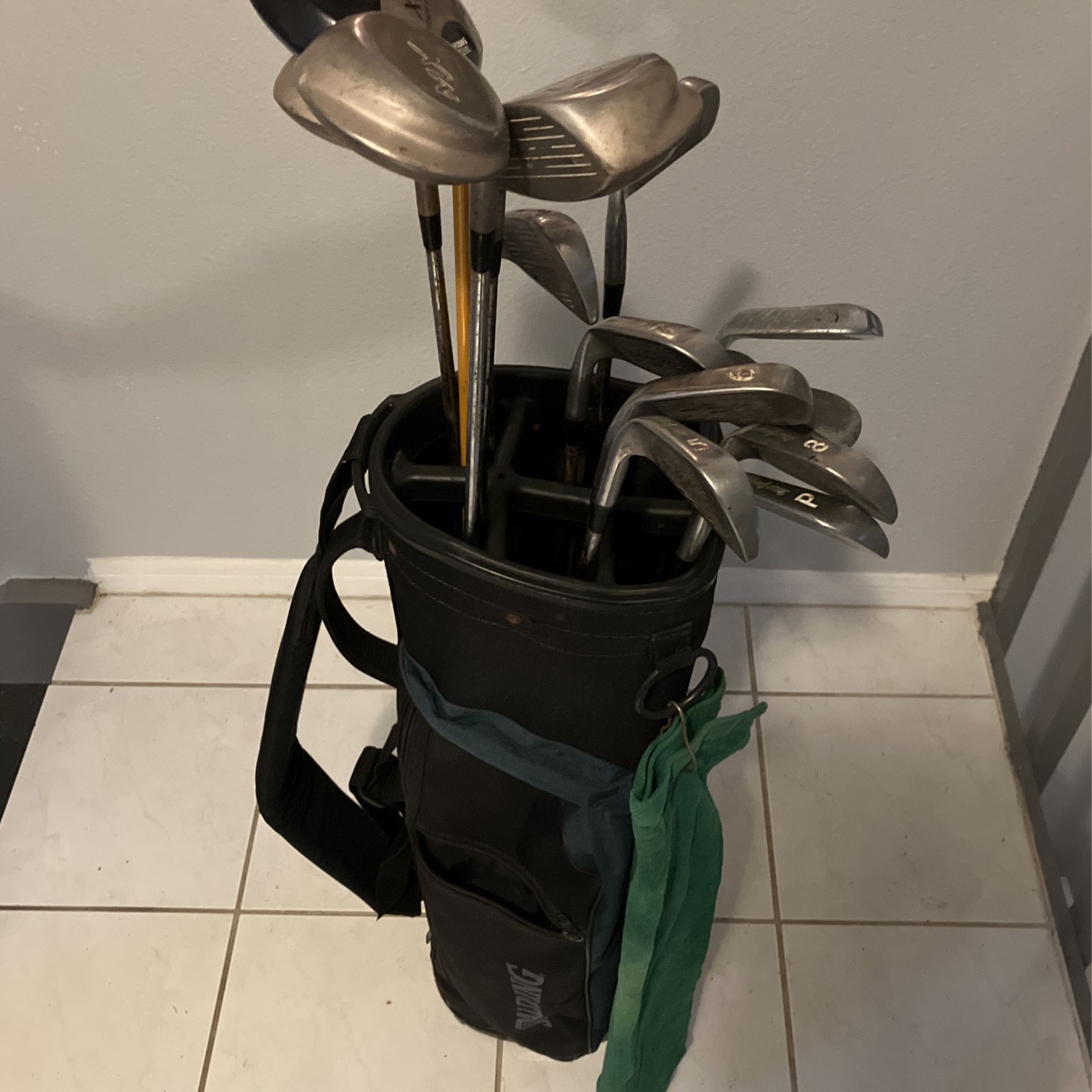 MacGregor Golf Set With Bag