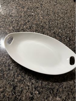 Ceramic serving dish - white