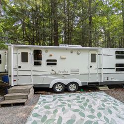 2005 Aruba Starcraft- 28ft Camper (Remodeled Interior)