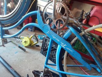 Blue Schwinn tornado bike