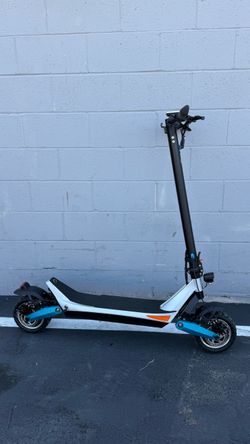 Varla Pegasus scooter city commuter 30 mph top speed