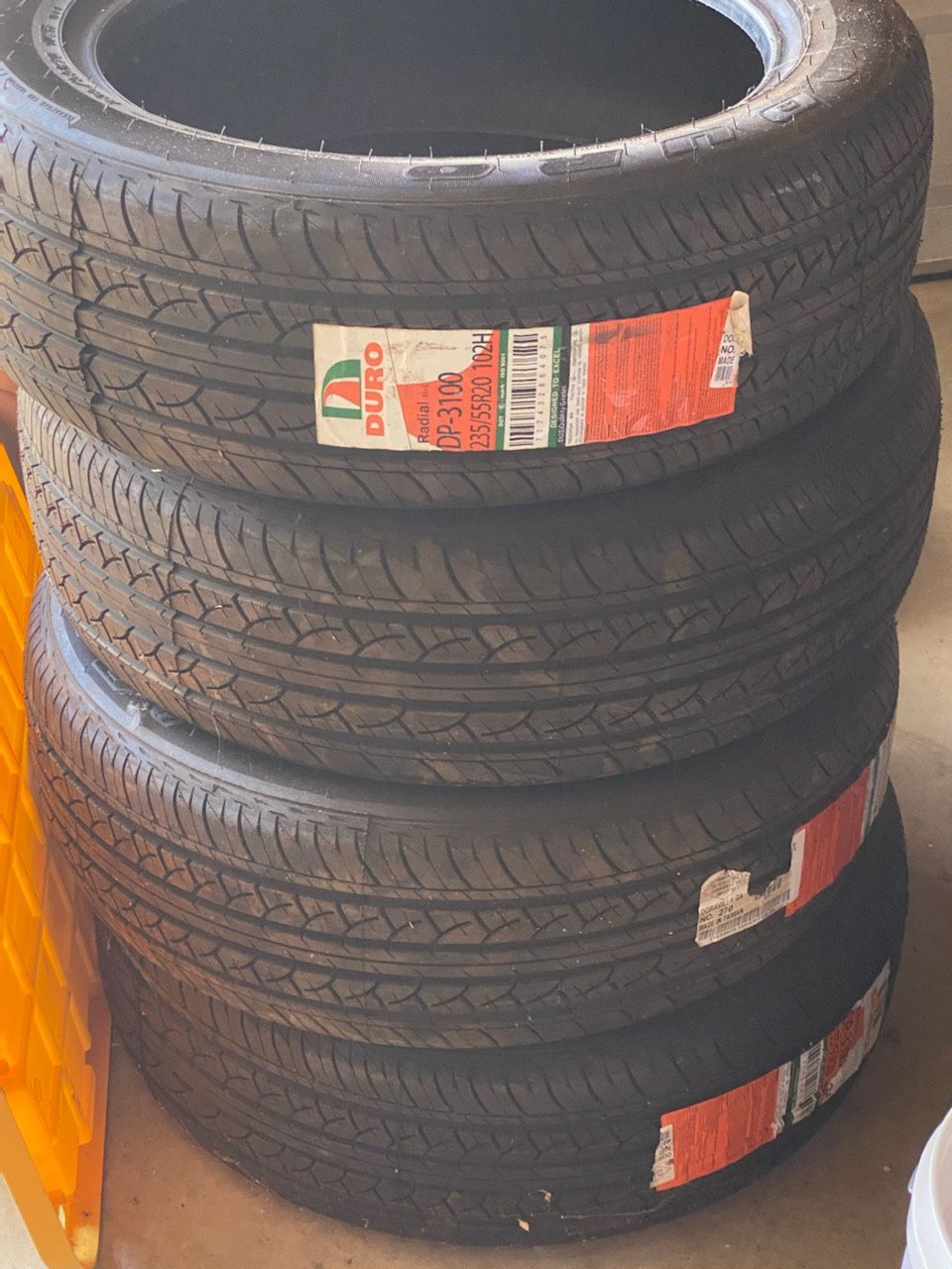 DURO TIRES DO 3100