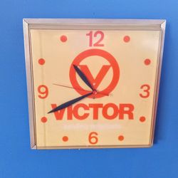 70s Vintage Clock victor