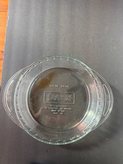 Pyrex Clear Glass 9.5-Inch Round Pie Dish With Handles