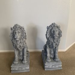 Lion Statue Set 2 Piece