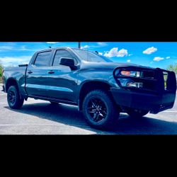2021 Silverado Trail Boss Z71 4x4 Crew Cab – Clean Title – 104k Miles