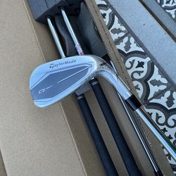 Taylormade Qi irons P-5 Rh regular flex