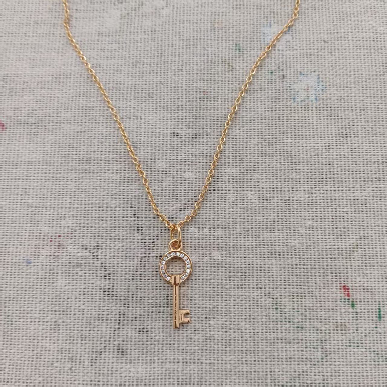 Tiffany & https://offerup.com/redirect/?o=Q2cuTWluaQ== Key Pendant in Rose Gold with Diamonds Necklac