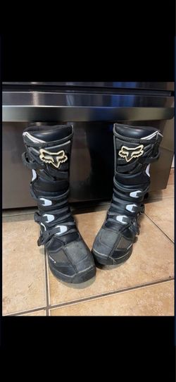 $125 Youth Fox boots SIZE 7y