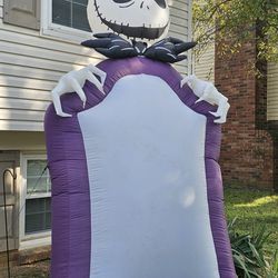 9.5 Foot Jack Skellington Inflatable with Projector