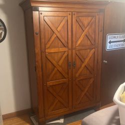 Wardrobe / armoire