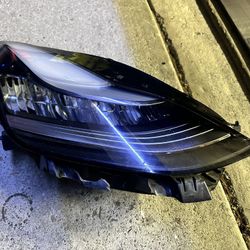 Tesla model 3 factory headlights for a 2018-2021 model 3