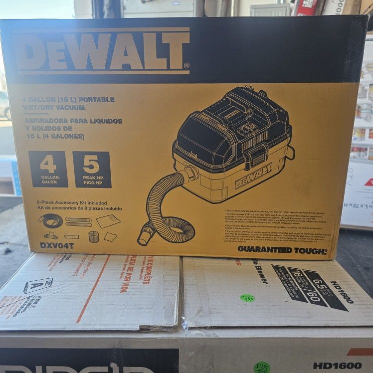 DEWALT
4 Gal. Poly Wet/Dry Vac