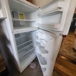 Whirlpool Refrigerator - Excellent condition. Works great!