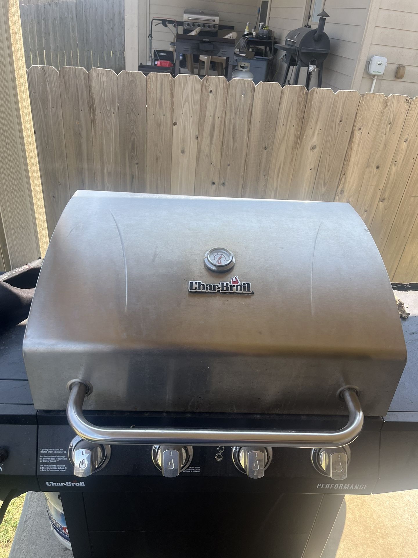 Charbroil 4 Burner Grill W/tank And Cover