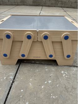 KidKraft Toy table like new