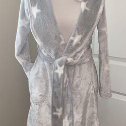 UGG BRAND NEW WITH TAGS SIZE XS GORGEOUS HOODED ROBE