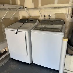 White samsung Washer And dryer (gas) Combo